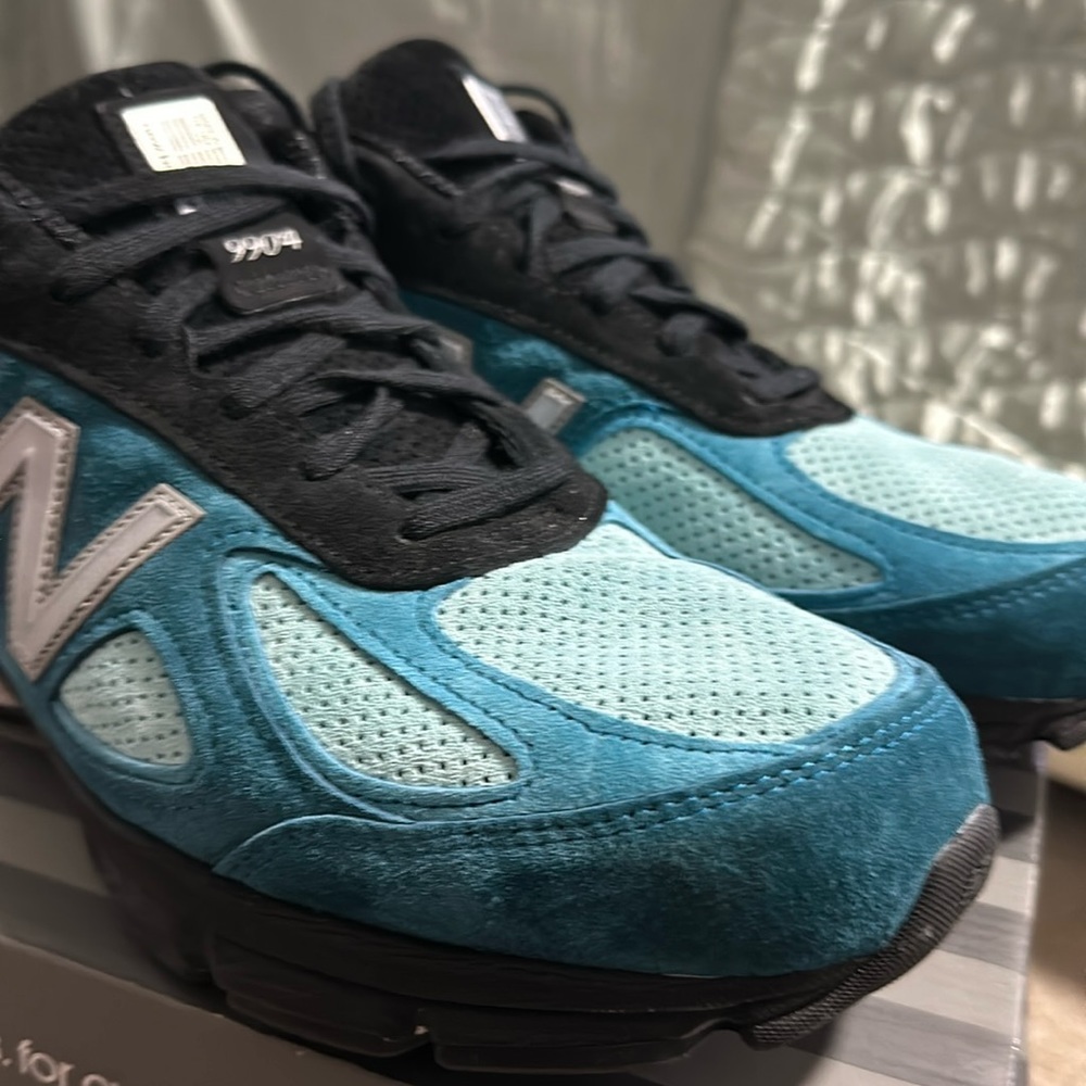 New Balance 990v4 exclusive color way